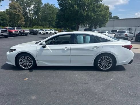 Used 2021 Toyota Avalon Limited w/ Advanced Safety Package FWD image 8