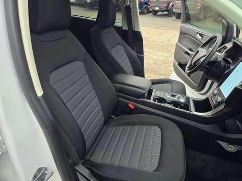 Used 2024 Ford Edge SE w/ Black Appearance Package image 14