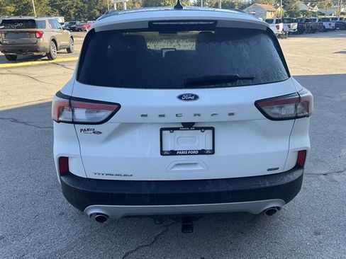 Used 2020 Ford Escape Titanium image 9