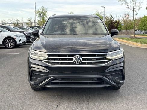 Used 2023 Volkswagen Tiguan SE w/ Panoramic Sunroof Package FWD image 7