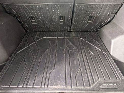 Used 2021 Chevrolet Equinox LT image 26