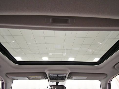 Used 2018 Toyota 4Runner SR5 Premium AWD/4WD image 15