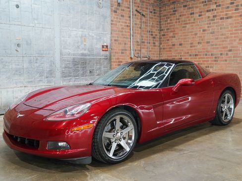 Used 2008 Chevrolet Corvette Coupe w/ Preferred Equipment Group RWD image 7