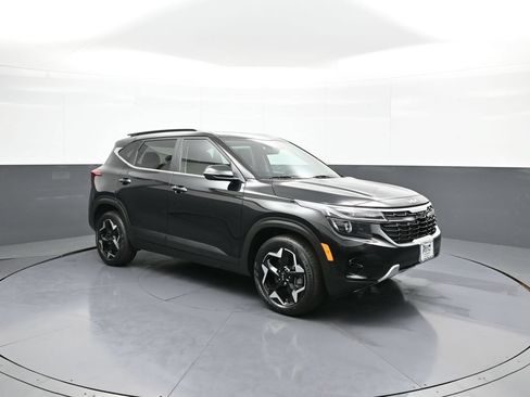 Used 2024 Kia Seltos EX AWD/4WD image 4