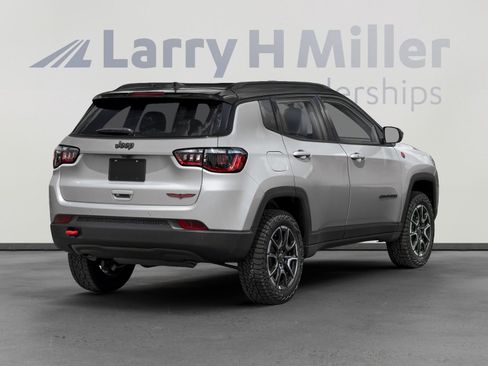 New 2026 Jeep Compass Trailhawk image 3