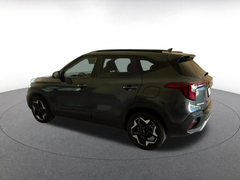 Used 2025 Kia Seltos S image 10
