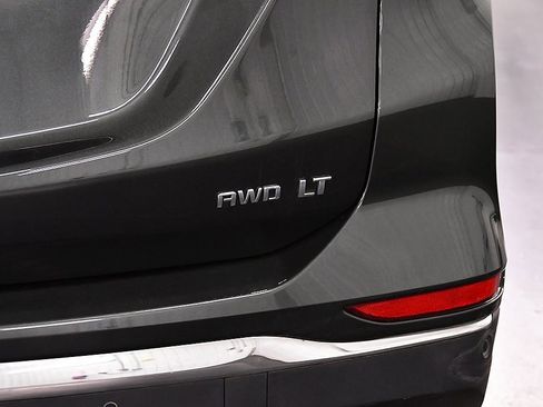 Used 2020 Chevrolet Equinox LT image 11