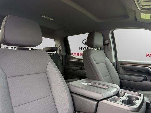 Used 2025 Chevrolet Silverado 1500 LT AWD/4WD image 13