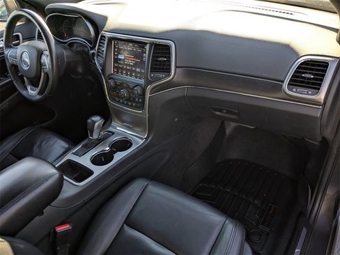 Used 2018 Jeep Grand Cherokee Limited image 21