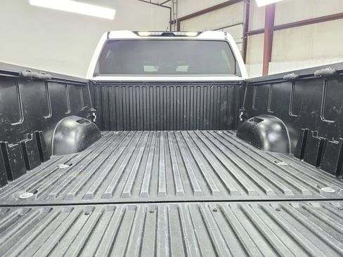 Used 2025 Toyota Tundra Limited AWD/4WD image 43