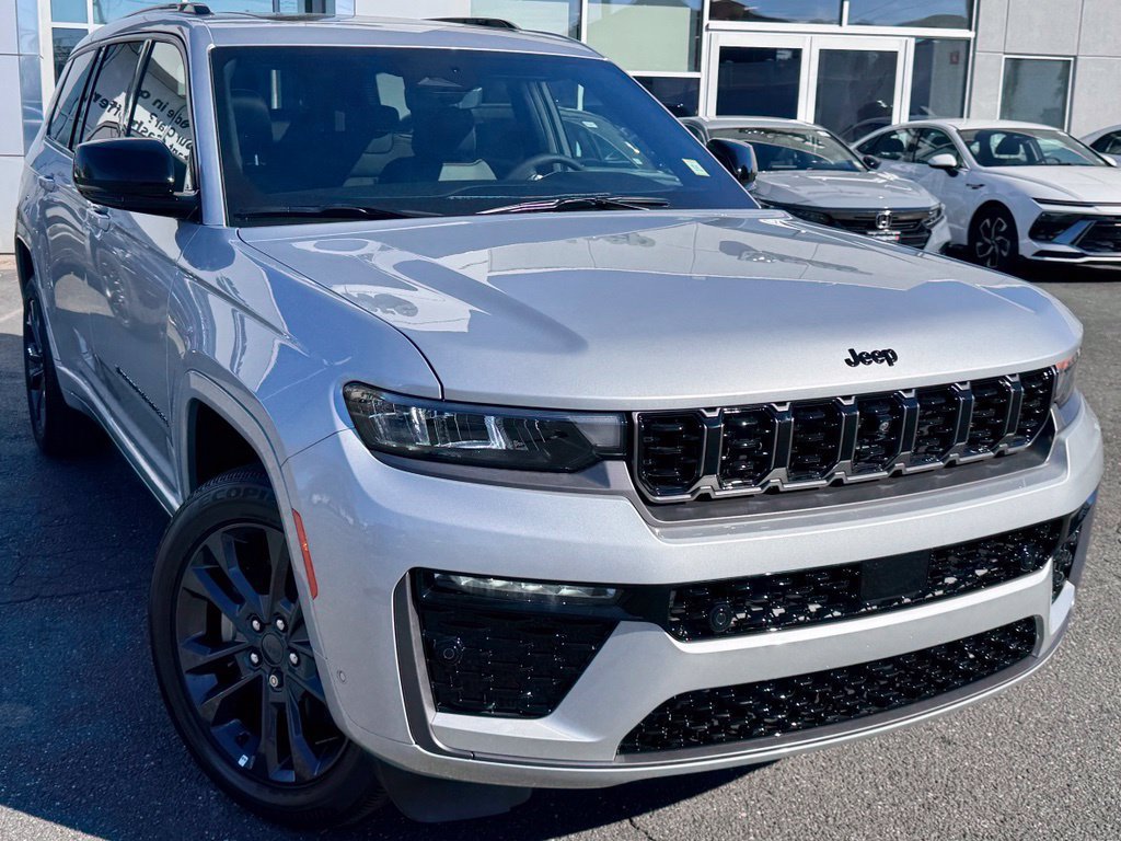 New 2026 Jeep Grand Cherokee L Limited AWD/4WD image 1