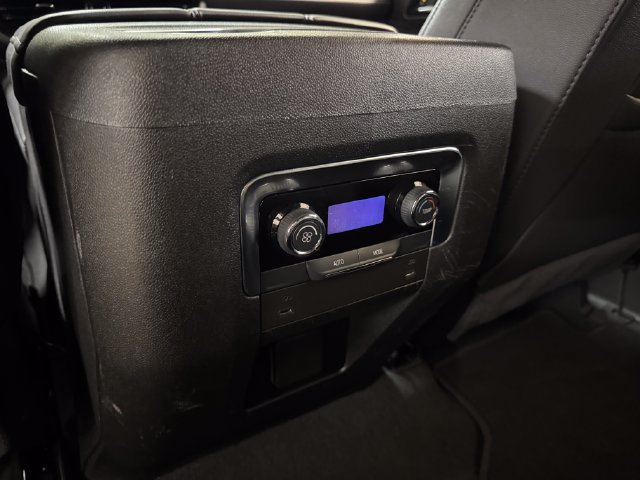 Used 2025 Chevrolet Suburban Z71 AWD/4WD image 22
