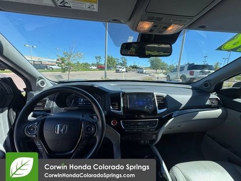 Used 2018 Honda Pilot Touring image 13