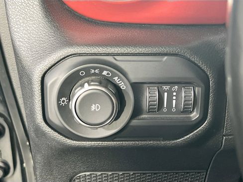 Used 2021 Jeep Wrangler Unlimited Rubicon image 10