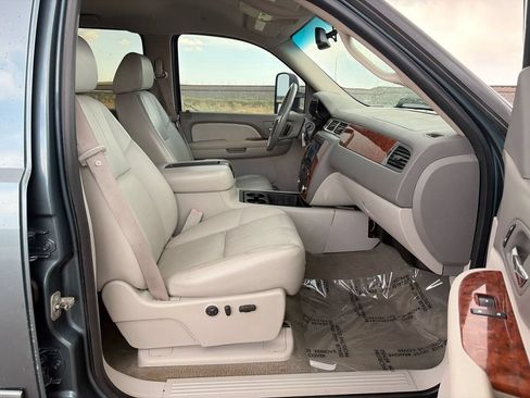 Used 2008 Chevrolet Silverado 2500 LTZ w/ Suspension Package, Off-Road AWD/4WD image 21