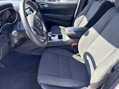 Used 2014 Jeep Grand Cherokee Laredo w/ 18" Wheel & 8.4" Radio Group AWD/4WD image 25