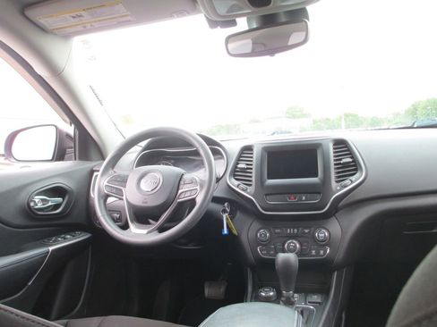 Used 2021 Jeep Cherokee Latitude AWD/4WD image 20