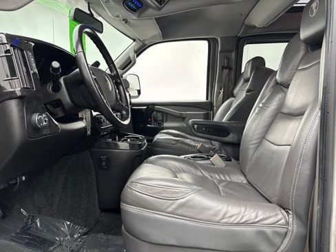 Used 2022 Chevrolet Express 2500 Extended w/ Enhanced Convenience Package RWD image 18