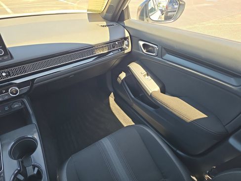 Used 2025 Honda Civic Sport image 12