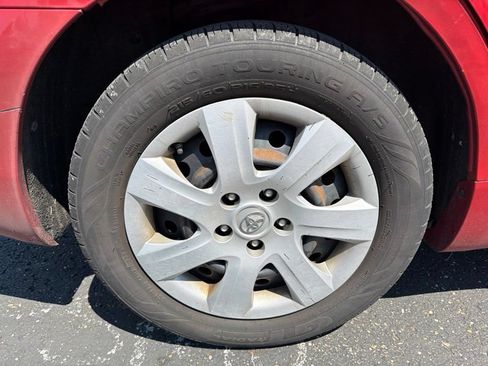 Used 2011 Toyota Camry LE FWD image 9