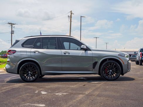 Used 2025 BMW X5 xDrive40i w/ M Sport Package AWD/4WD image 9