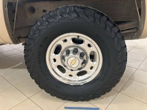 Used 2005 Chevrolet Silverado 2500 LS w/ Heavy-Duty Power Package image 25