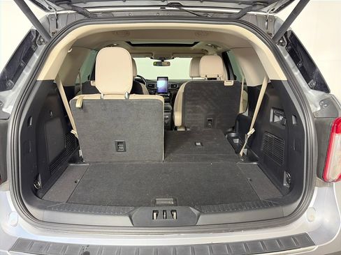 Used 2023 Ford Explorer Limited w/ Limited Technology Package AWD/4WD image 27