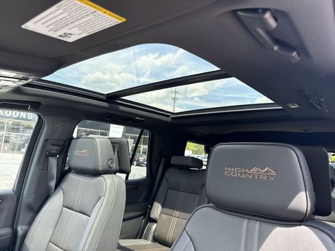 New 2026 Chevrolet Tahoe High Country AWD/4WD image 19