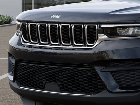New 2025 Jeep Grand Cherokee Laredo X w/ Luxury Tech Group I image 27