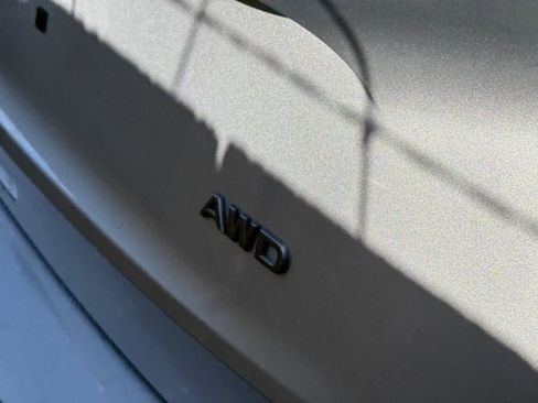 Used 2024 Nissan Rogue S image 11