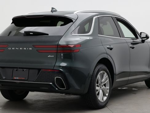Used 2022 Genesis GV70 2.5T AWD/4WD image 8