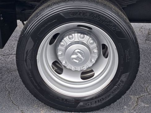 Used 2024 RAM 4500 Tradesman w/ Chrome Appearance Group AWD/4WD image 9