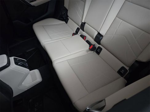 Used 2025 BMW X1 xDrive28i image 17