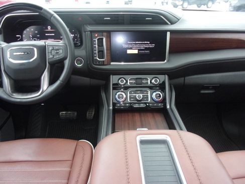 Used 2024 GMC Yukon XL Denali Ultimate image 19