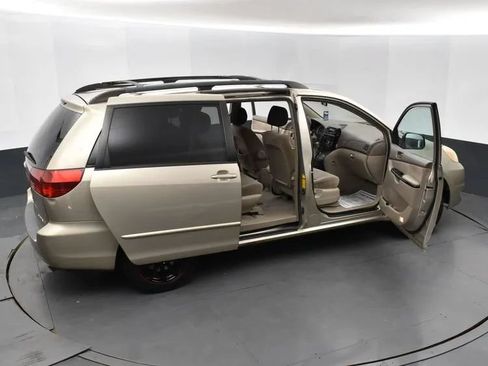 Used 2004 Toyota Sienna LE FWD image 6