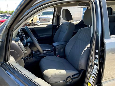 Used 2022 Toyota Tacoma SR w/ SR Convenience Package image 8