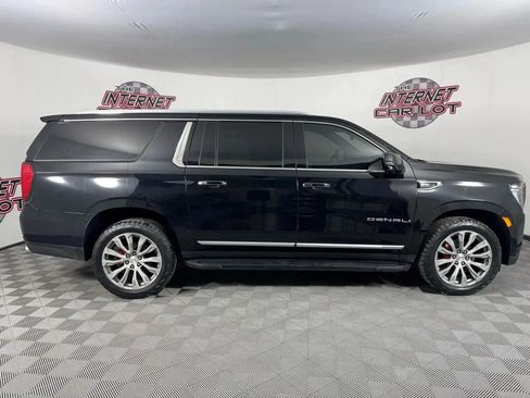 Used 2021 GMC Yukon XL Denali w/ Advanced Technology Package AWD/4WD image 8
