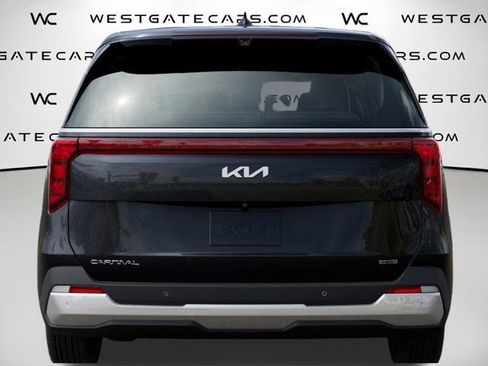 New 2026 Kia Carnival EX FWD image 18