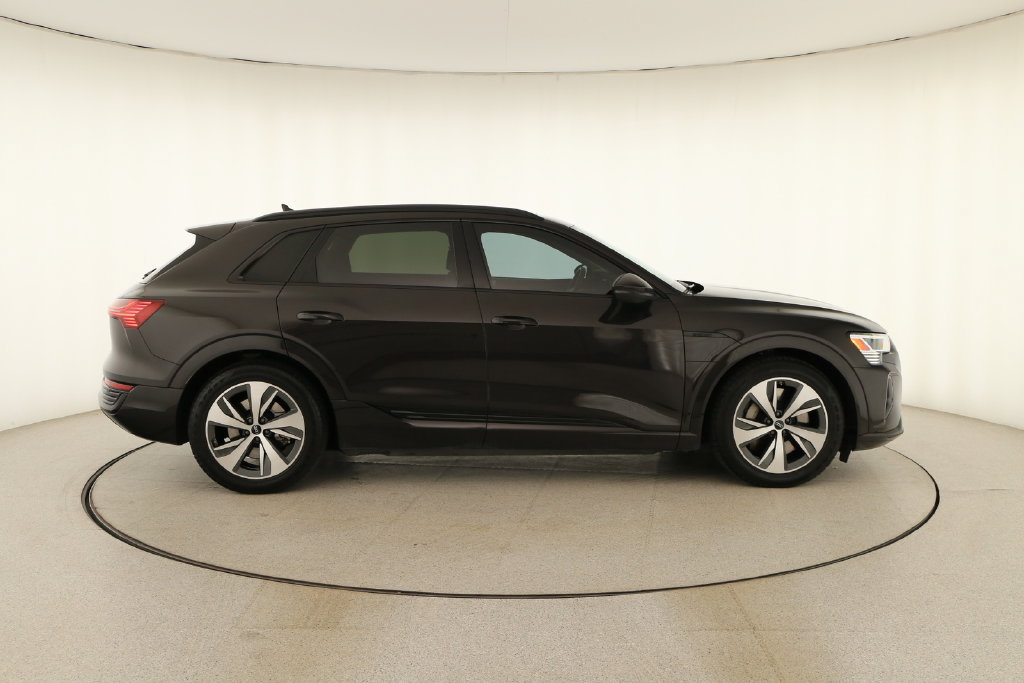Certified 2024 Audi Q8 e-tron Premium AWD/4WD image 8
