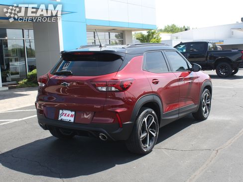 Used 2023 Chevrolet TrailBlazer RS w/ Sun and Liftgate Package FWD image 4