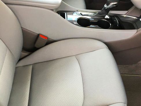 Used 2023 Chevrolet Malibu LT FWD image 16