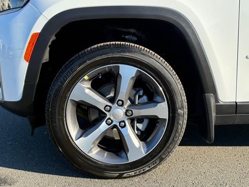 New 2026 Jeep Grand Cherokee Limited image 17