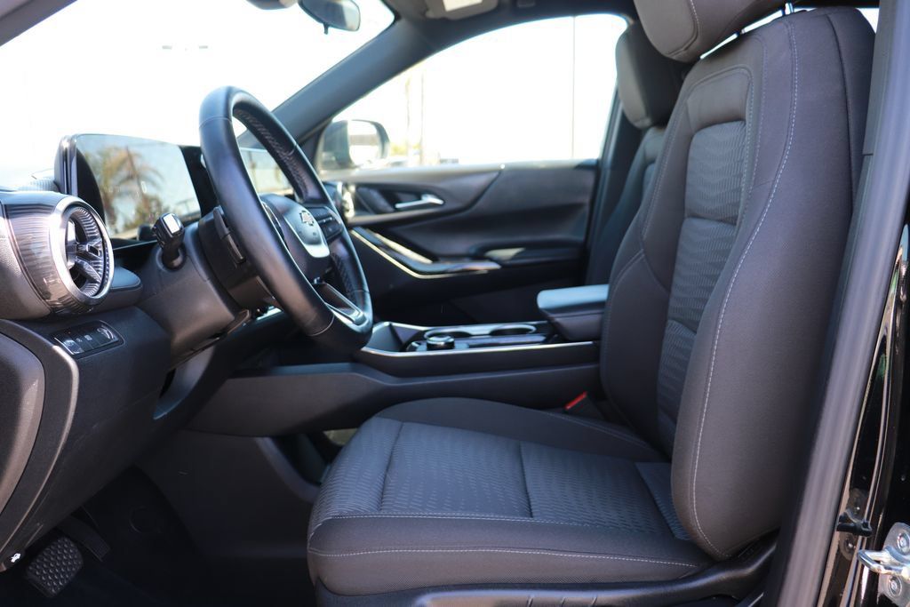 Used 2026 Chevrolet Equinox LT FWD image 11