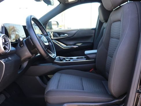 Used 2026 Chevrolet Equinox LT FWD image 11