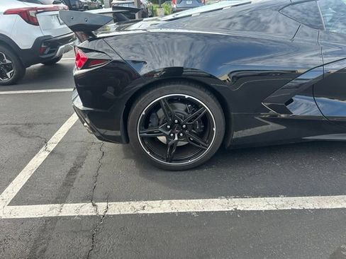 Used 2022 Chevrolet Corvette Stingray Preferred Cpe w/ Z51 Performance Package RWD image 9