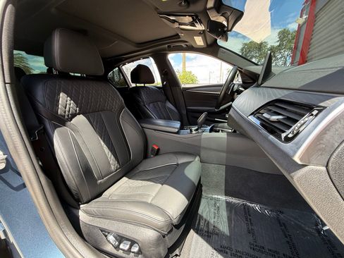 Used 2023 BMW M550i xDrive w/ Executive Package AWD/4WD image 20