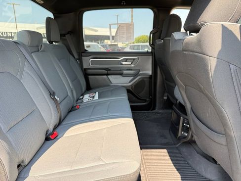 Used 2022 RAM 1500 Big Horn AWD/4WD image 40