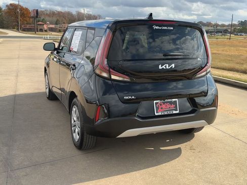 Used 2024 Kia Soul LX image 8