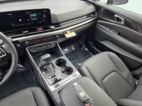 New 2026 Kia Carnival SX image 22