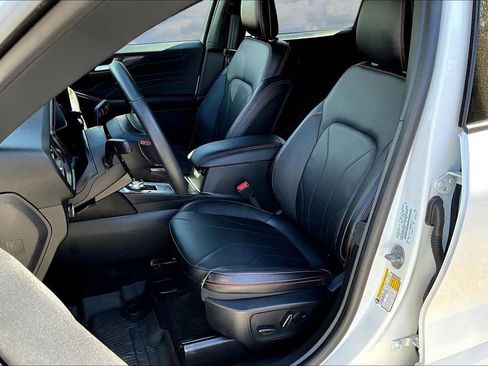 Used 2025 Ford Escape ST-Line Elite w/ Premium Technology Package image 23